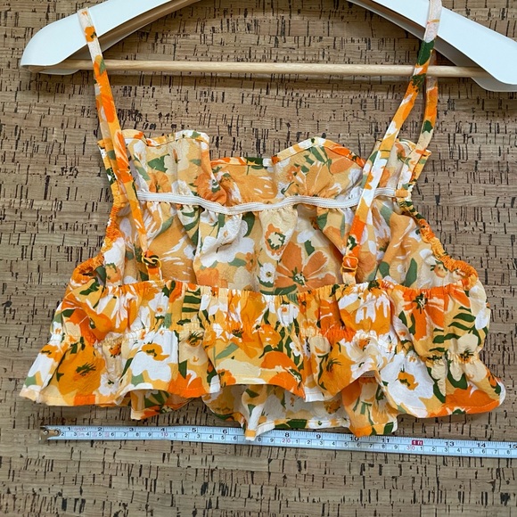 Cute Floral Divided Crop Top! - Picture 6 of 6